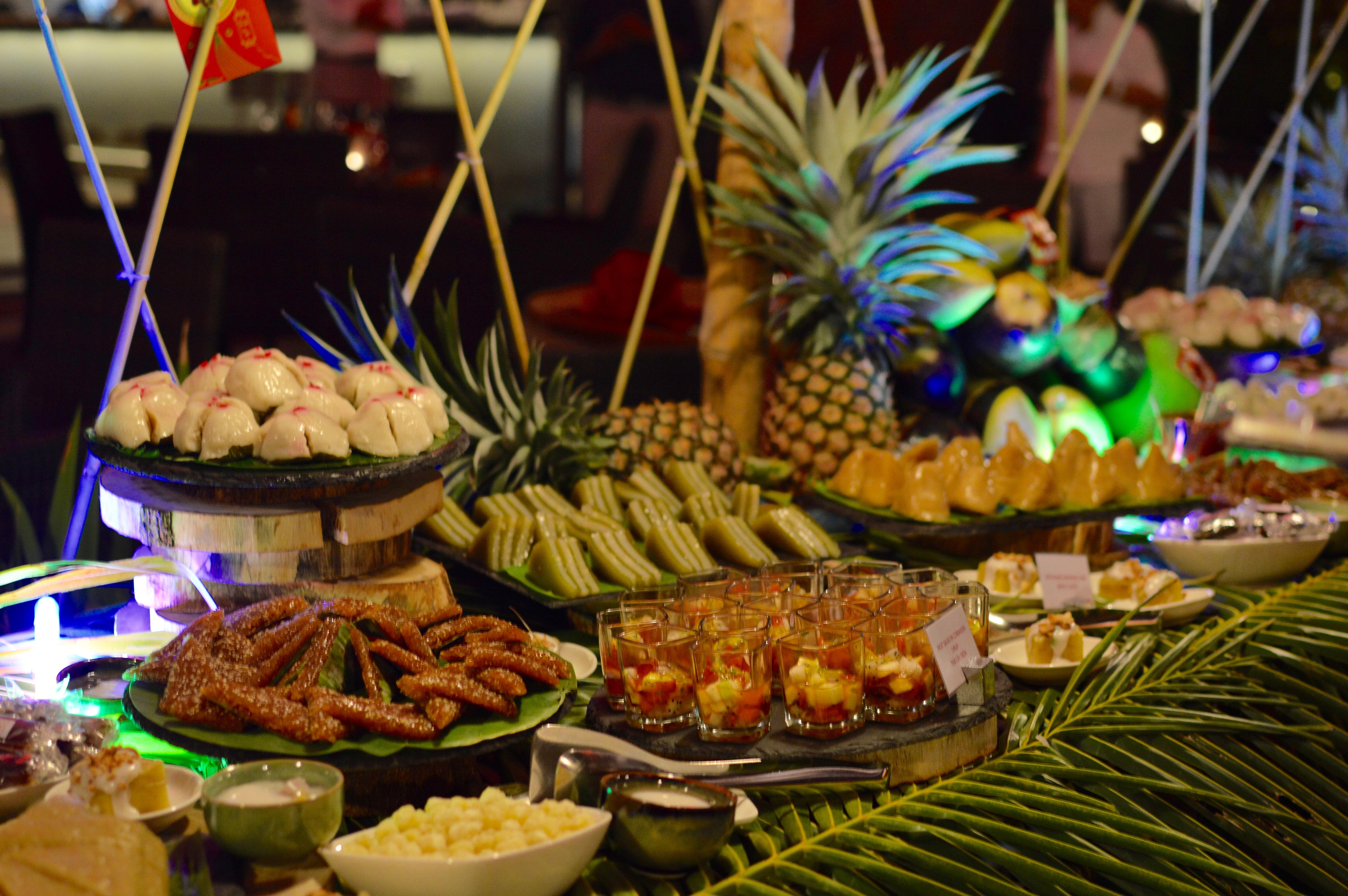 Salinda Resort Phu Quoc - Sparkling Wine Breakfast Exterior photo A selection of Philippine desserts