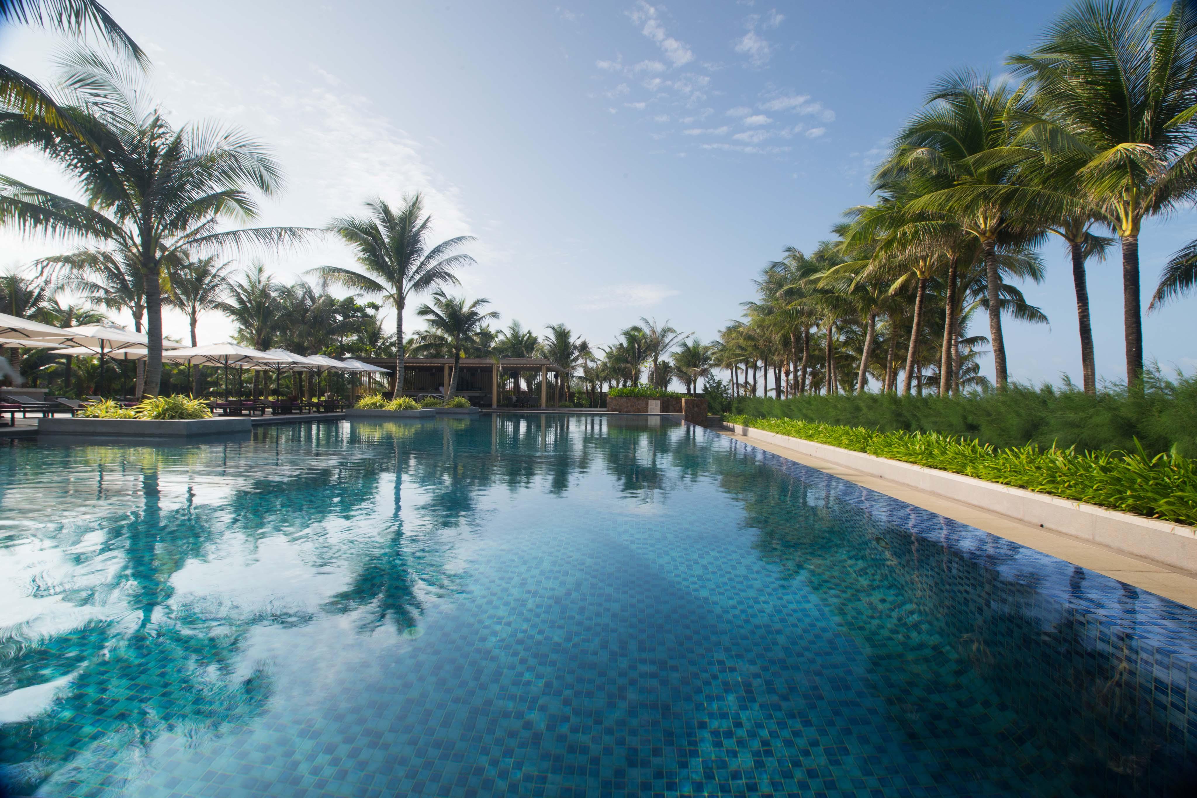Salinda Resort Phu Quoc - Sparkling Wine Breakfast Exterior photo The pool at Vinpearl Hotel Nha Trang