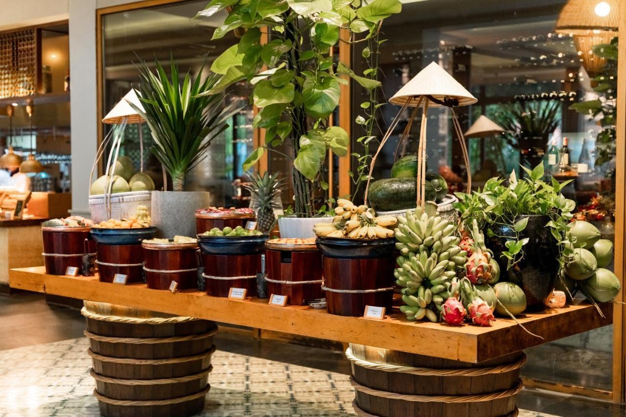 Salinda Resort Phu Quoc - Sparkling Wine Breakfast Exterior photo A buffet at a hotel